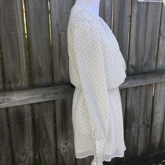 Urban Outfitters White Dress with Arrows XS - Picture 7 of 9
